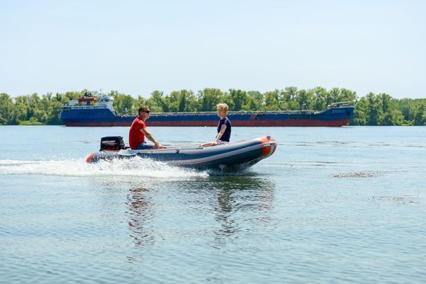 Колібрі КМ-360ДСЛ (Kolibri KM-360DSL) темно-сірий моторний кільовий надувний човен + фанерний пайол 22820 фото